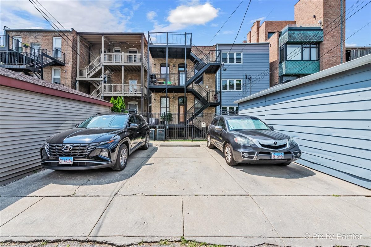 847 N DAMEN Avenue Unit: 1F