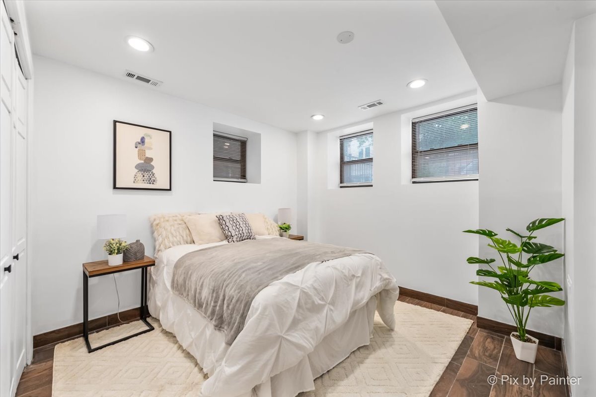 847 N DAMEN Avenue Unit: 1F