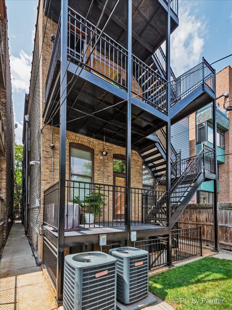 847 N DAMEN Avenue Unit: 1F