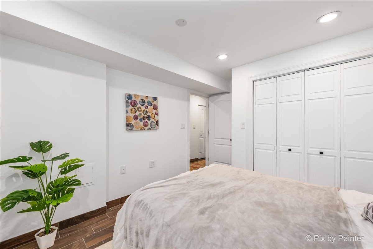 847 N DAMEN Avenue Unit: 1F
