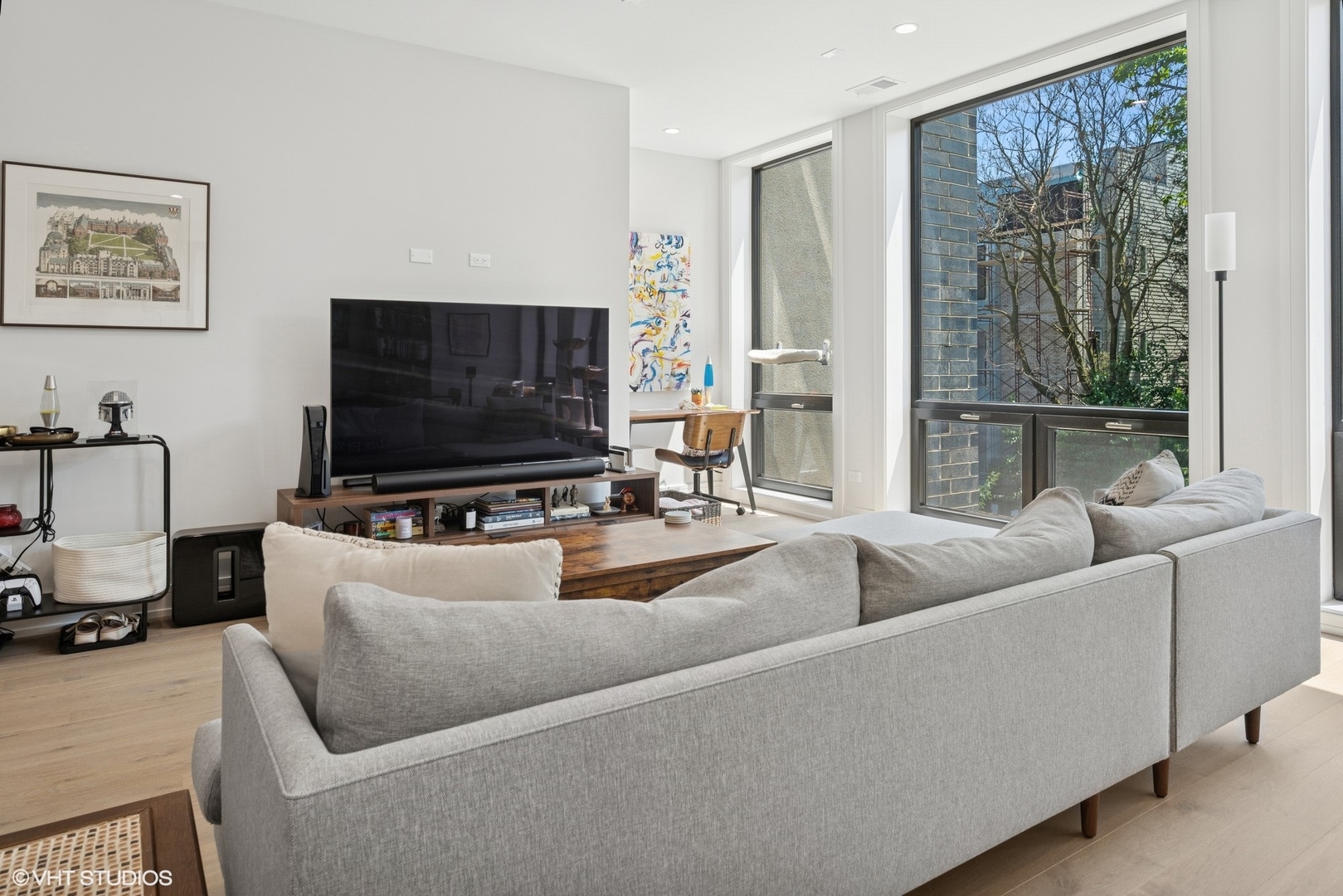 3022 W Lyndale Street Unit: 2