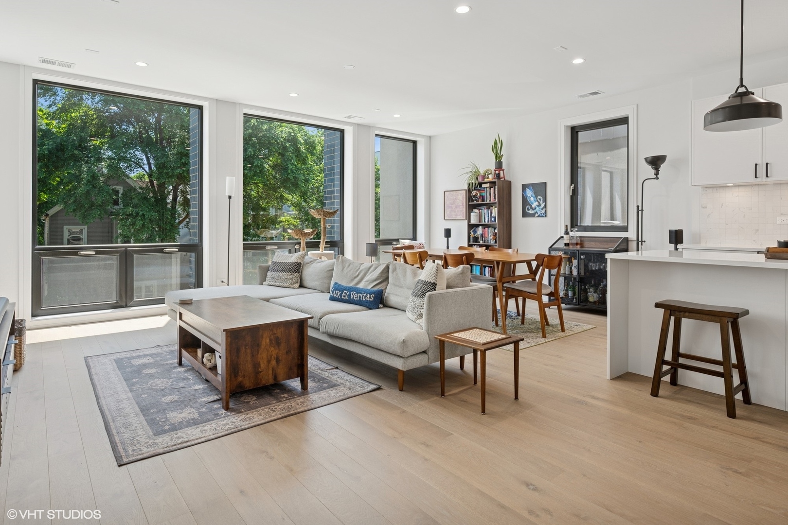 3022 W Lyndale Street Unit: 2