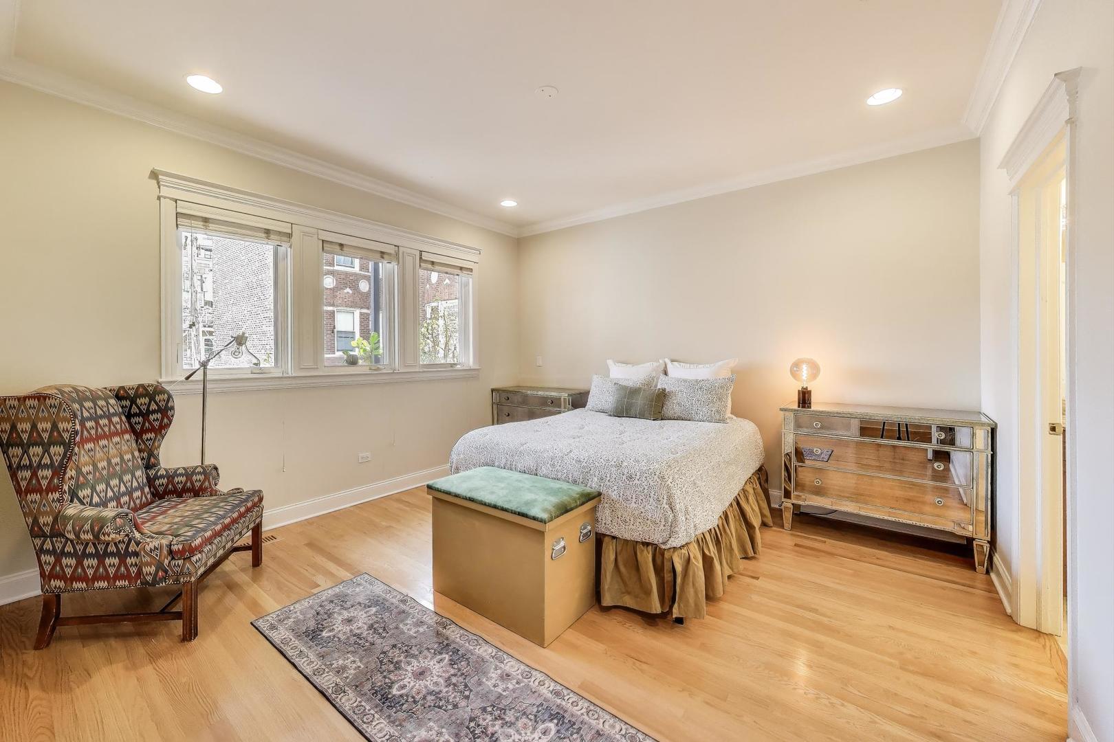 5021 N Kenmore Avenue Unit: 2S