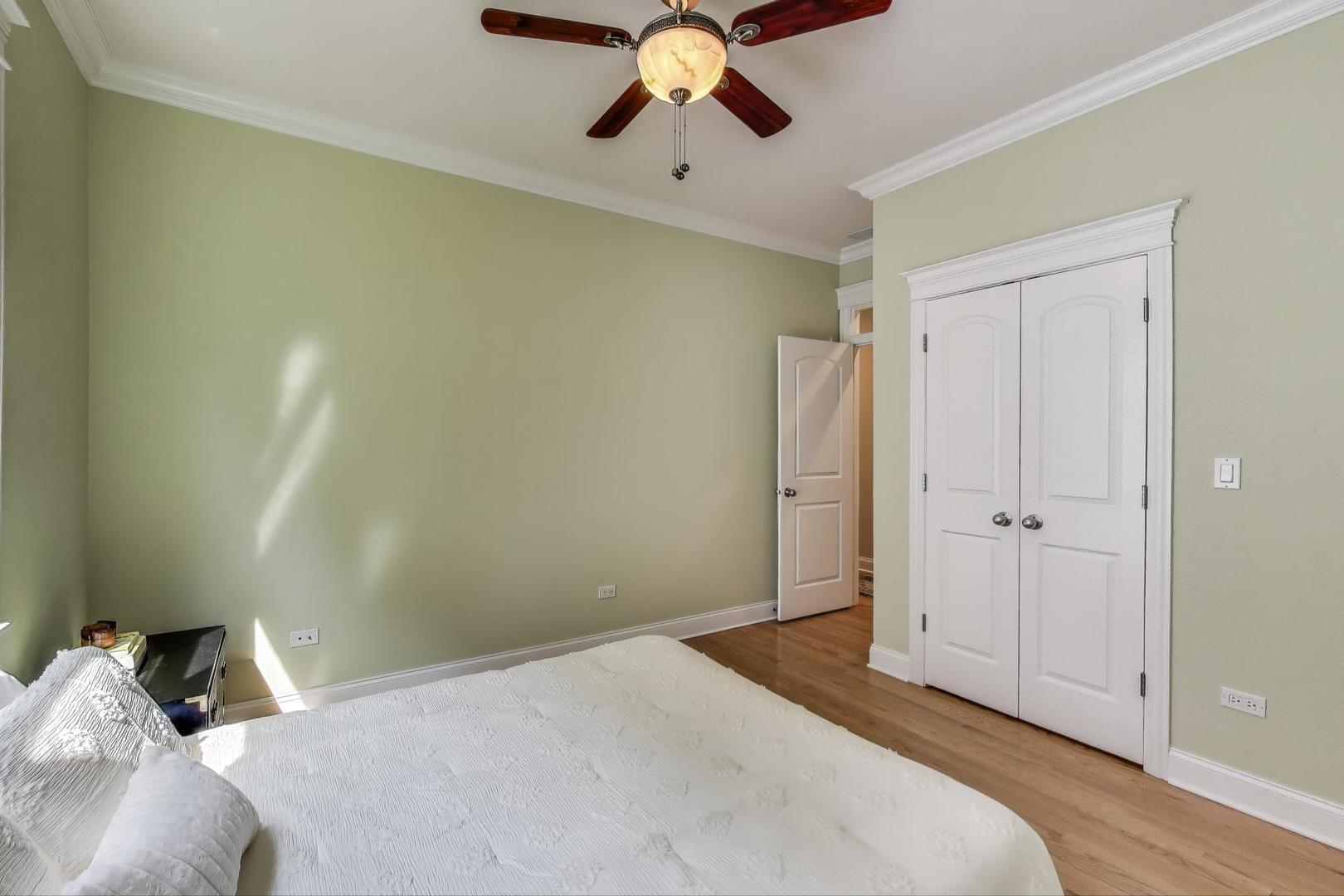 5021 N Kenmore Avenue Unit: 2S