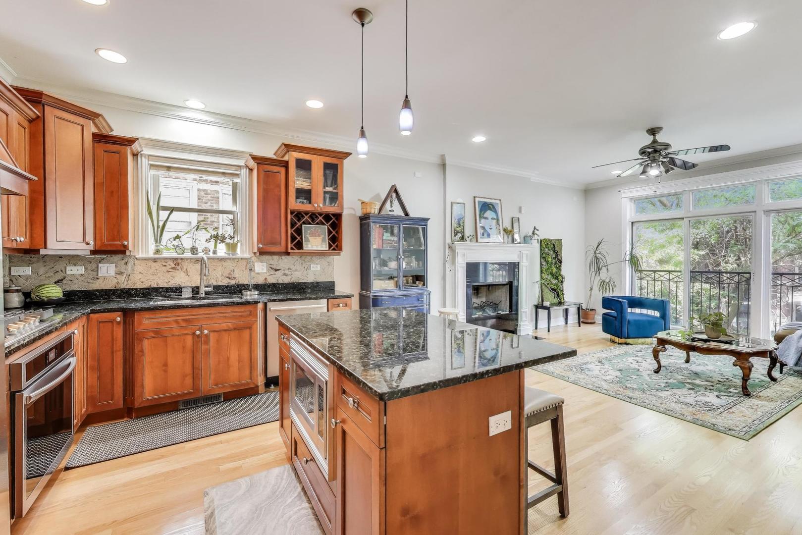 5021 N Kenmore Avenue Unit: 2S