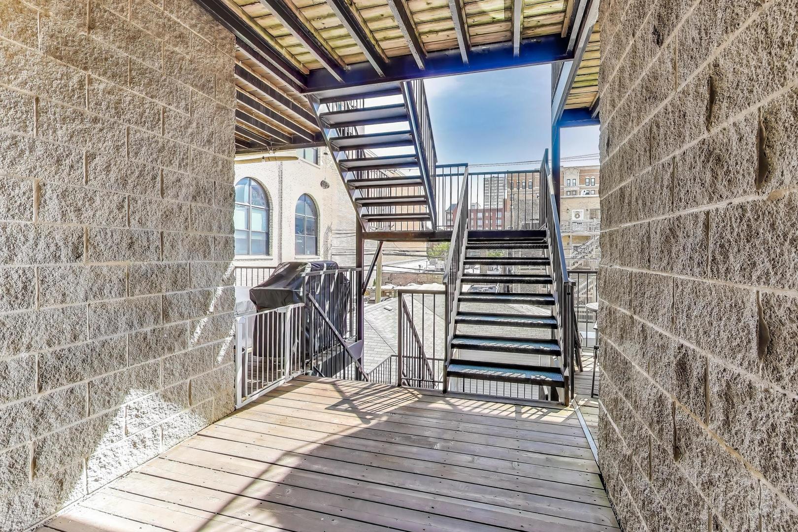 5021 N Kenmore Avenue Unit: 2S