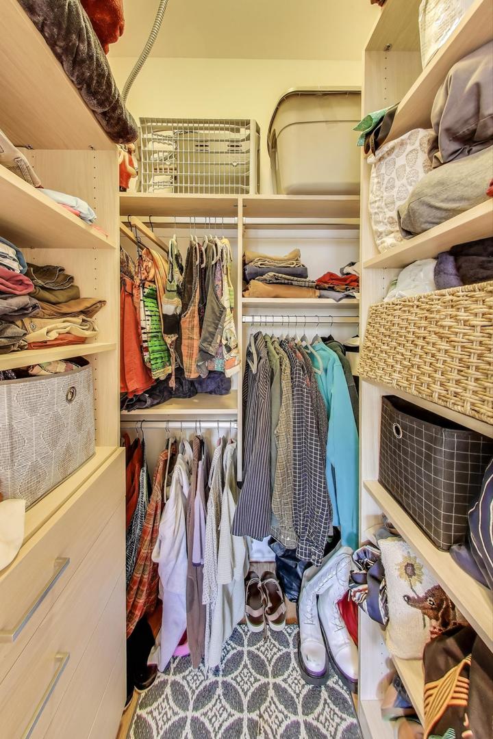 5021 N Kenmore Avenue Unit: 2S