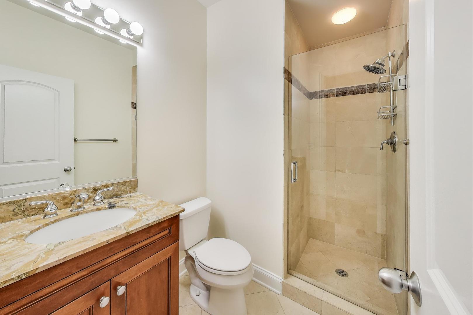 5021 N Kenmore Avenue Unit: 2S