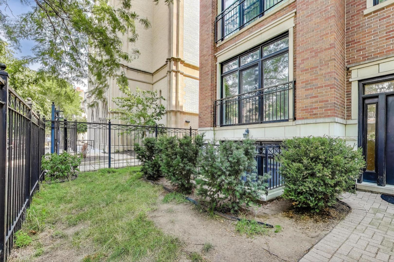 5021 N Kenmore Avenue Unit: 2S