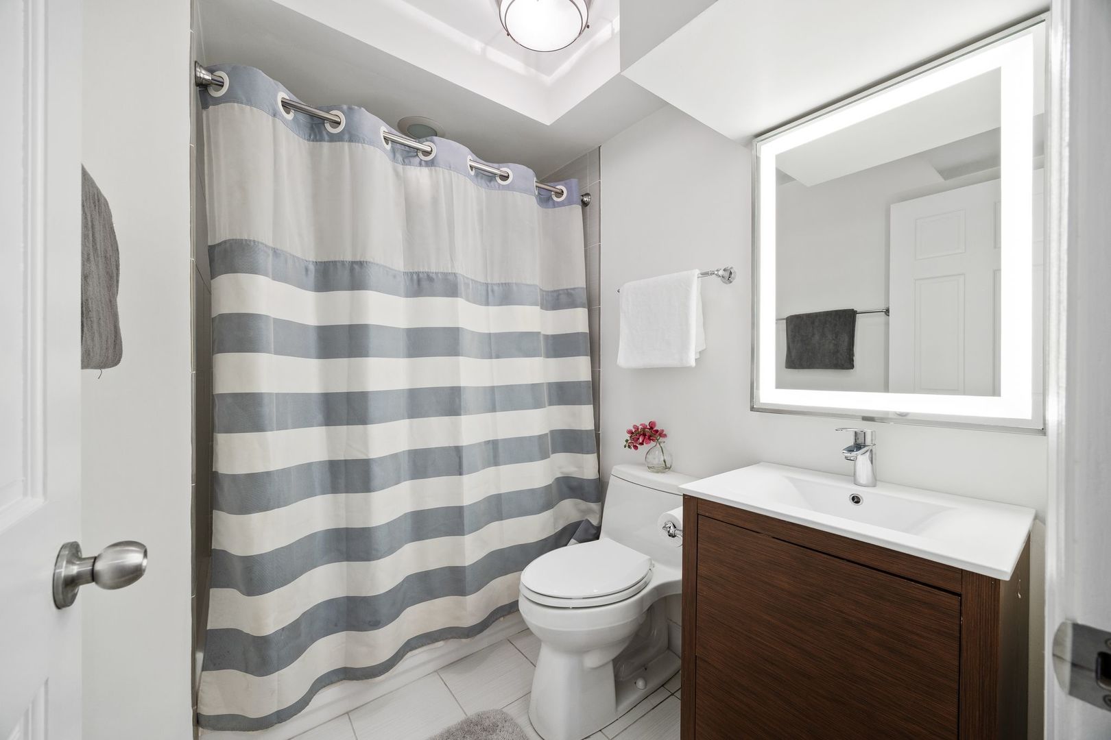 1215 W Schubert Avenue Unit: 1