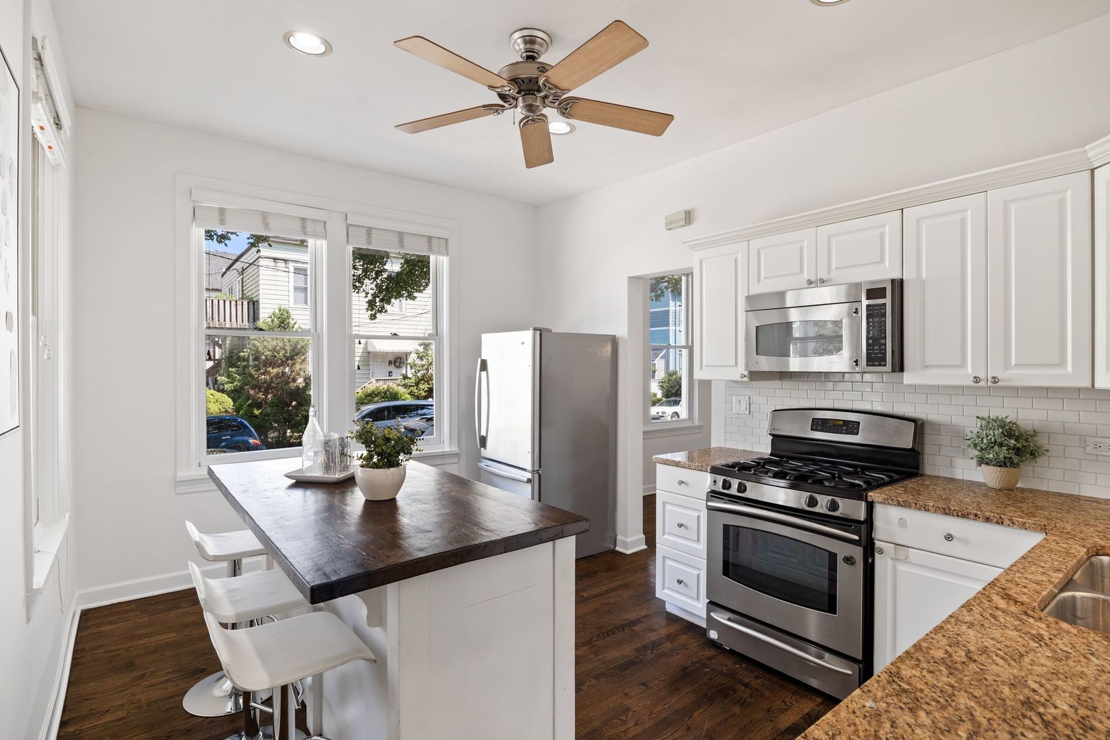1215 W Schubert Avenue Unit: 1