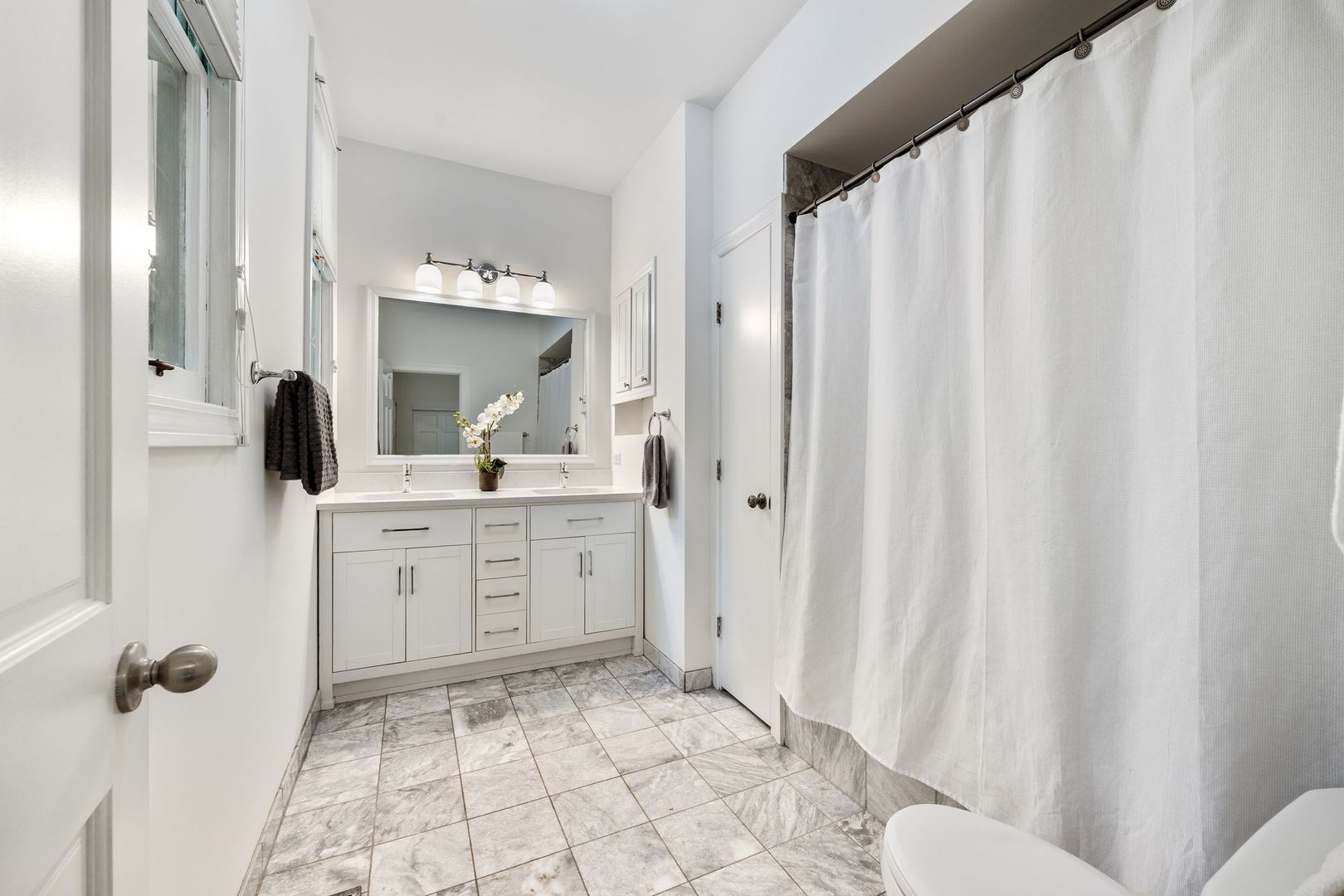 1215 W Schubert Avenue Unit: 1