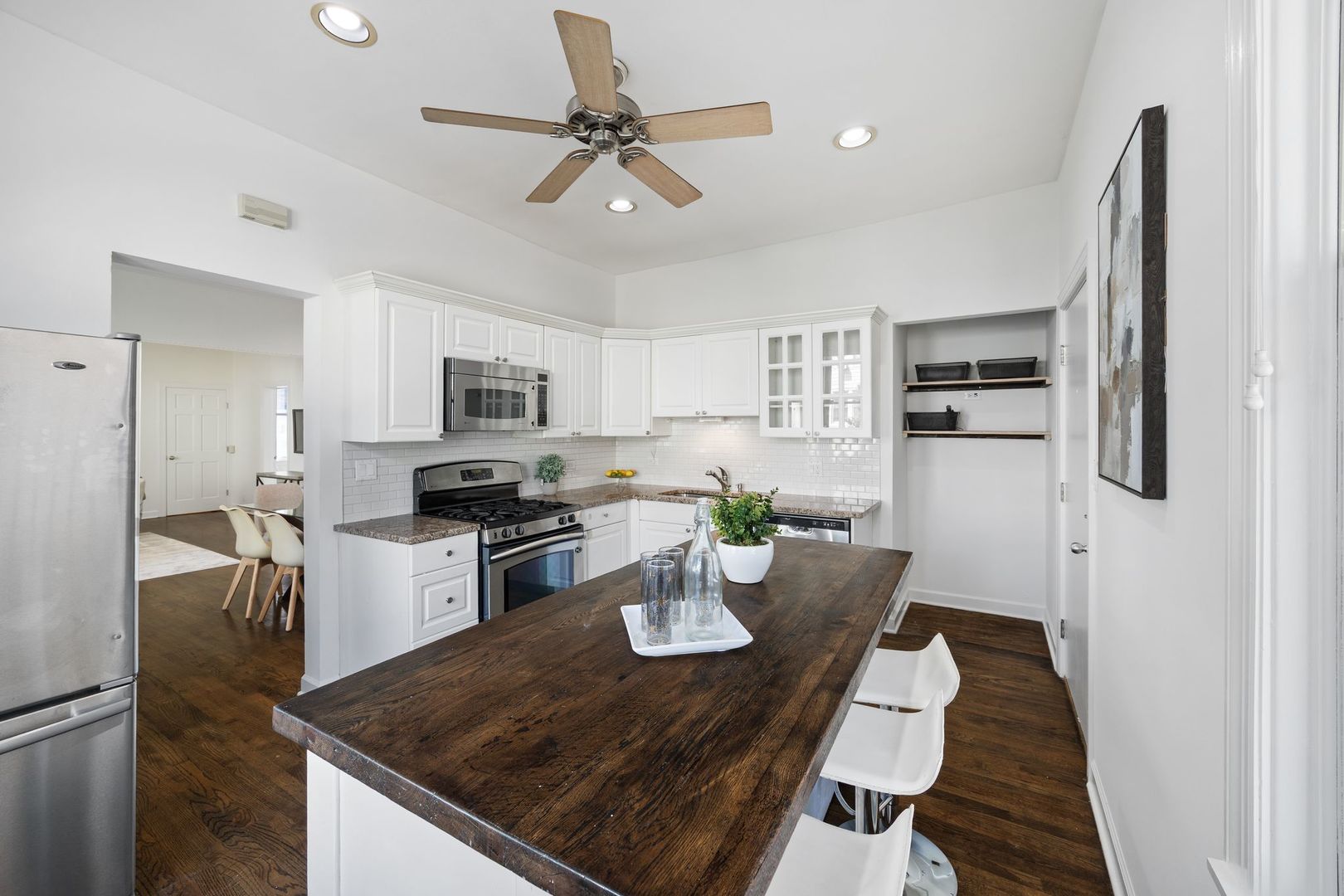 1215 W Schubert Avenue Unit: 1