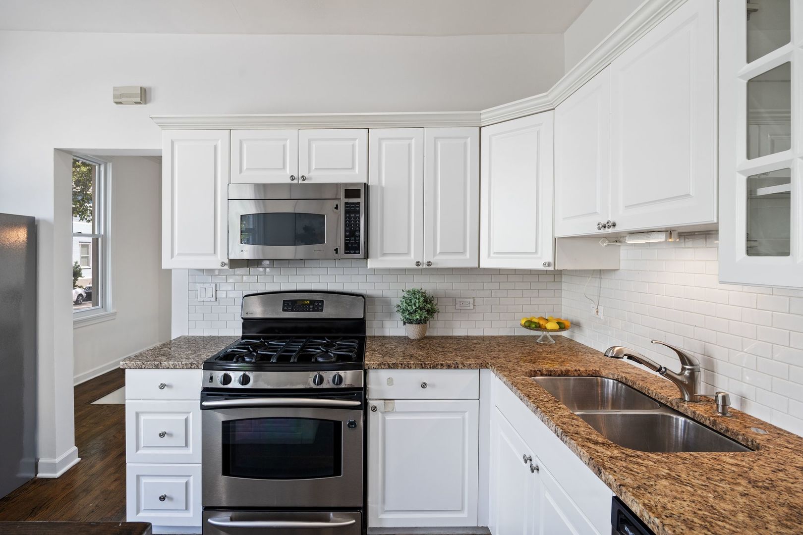 1215 W Schubert Avenue Unit: 1