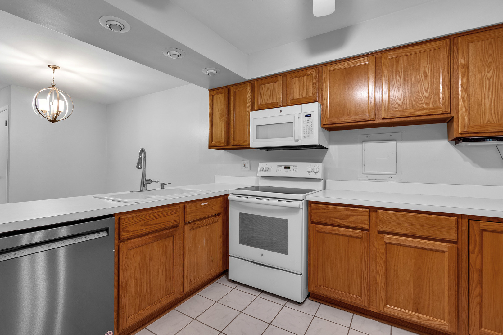 4418 Euclid Avenue Unit: 1B