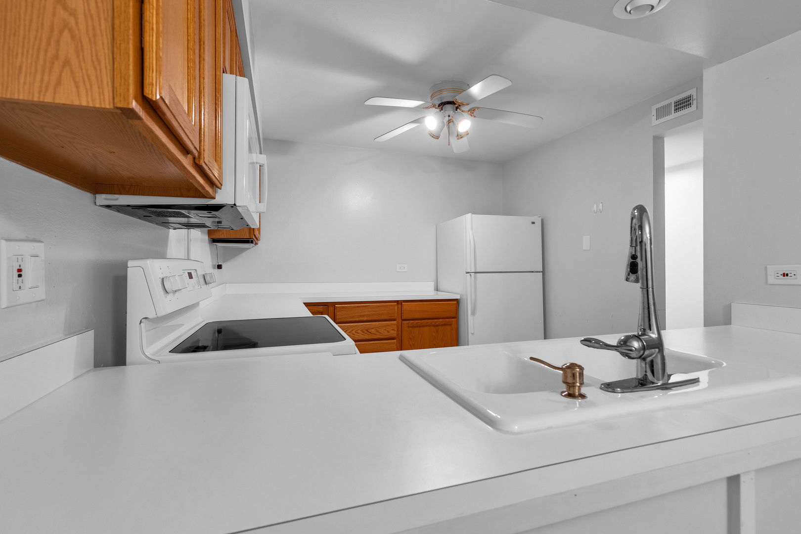 4418 Euclid Avenue Unit: 1B