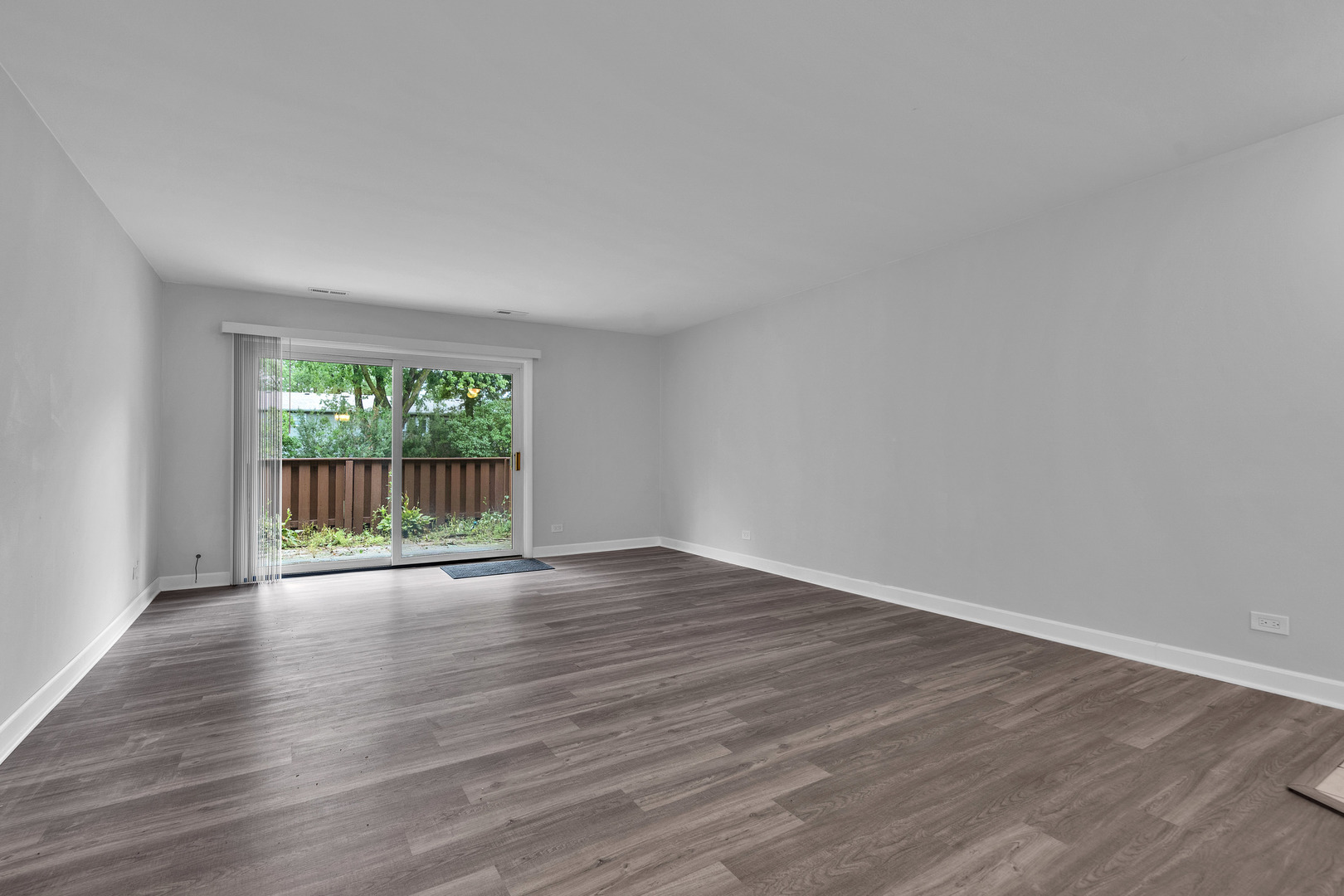 4418 Euclid Avenue Unit: 1B