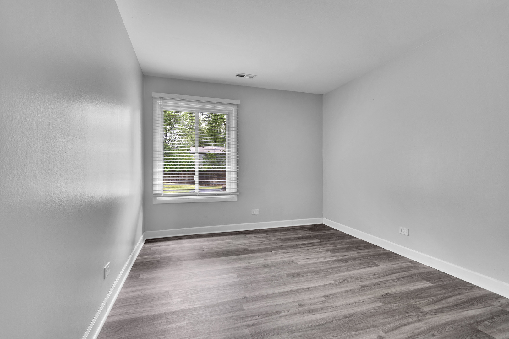 4418 Euclid Avenue Unit: 1B