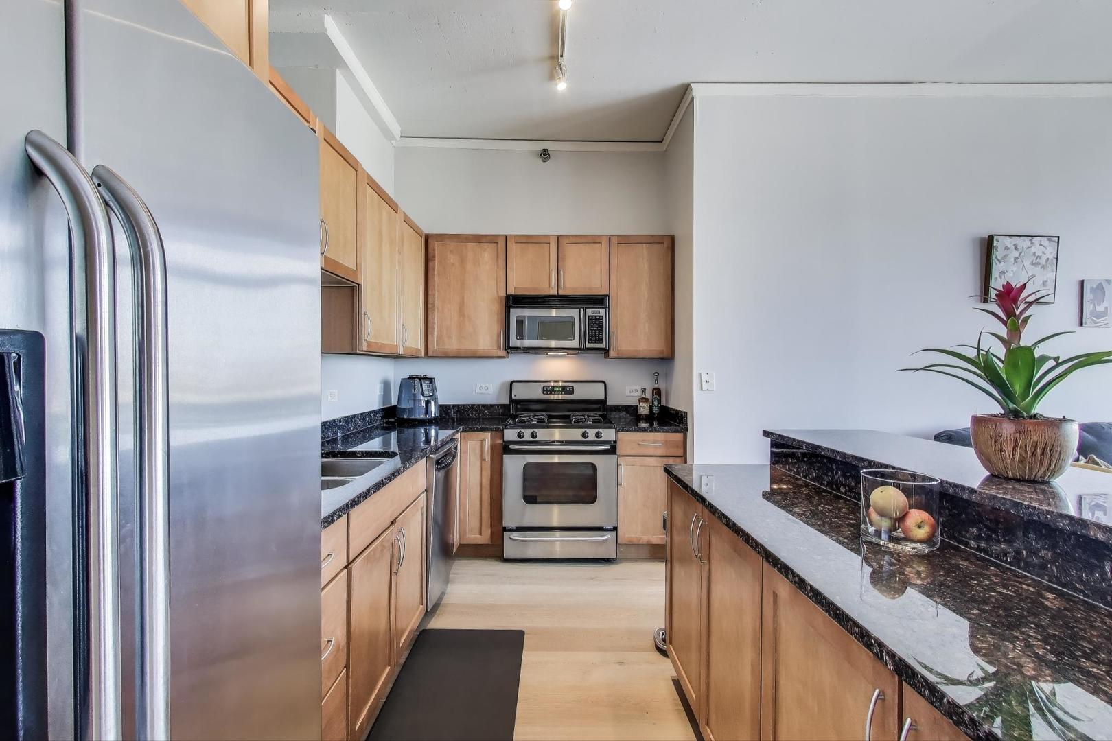 1819 S Michigan Avenue Unit: 803