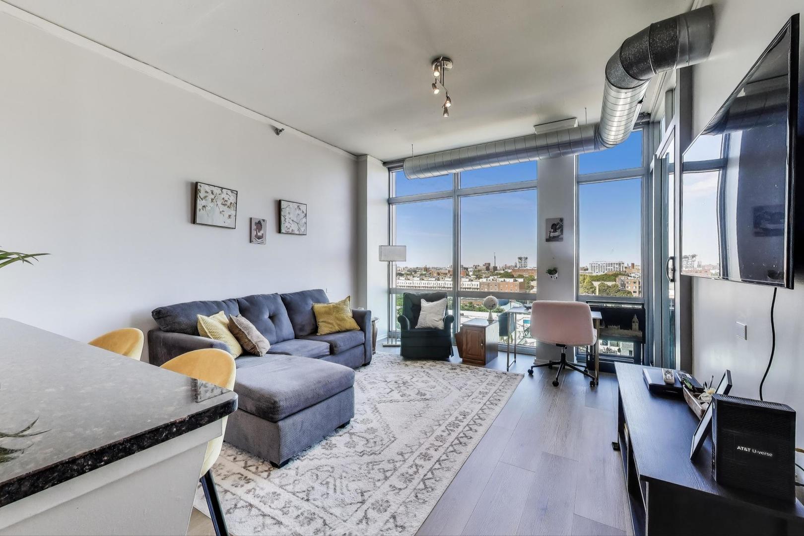 1819 S Michigan Avenue Unit: 803