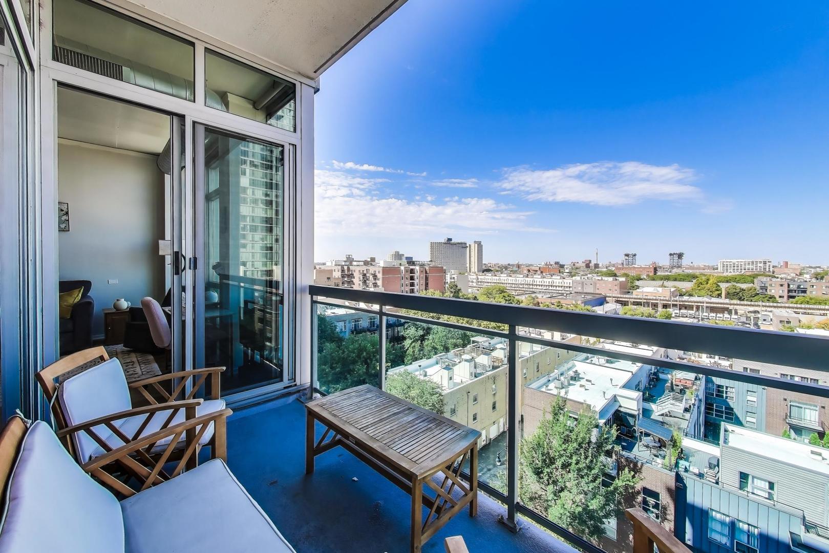 1819 S Michigan Avenue Unit: 803