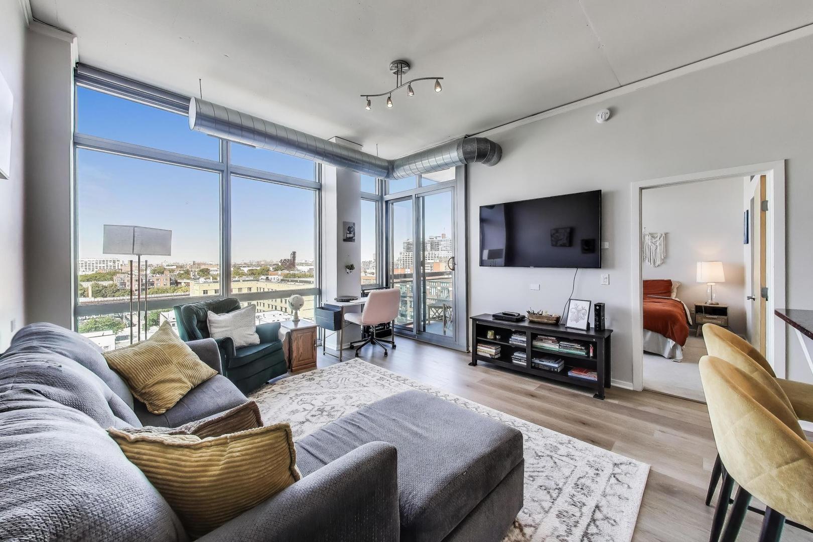 1819 S Michigan Avenue Unit: 803