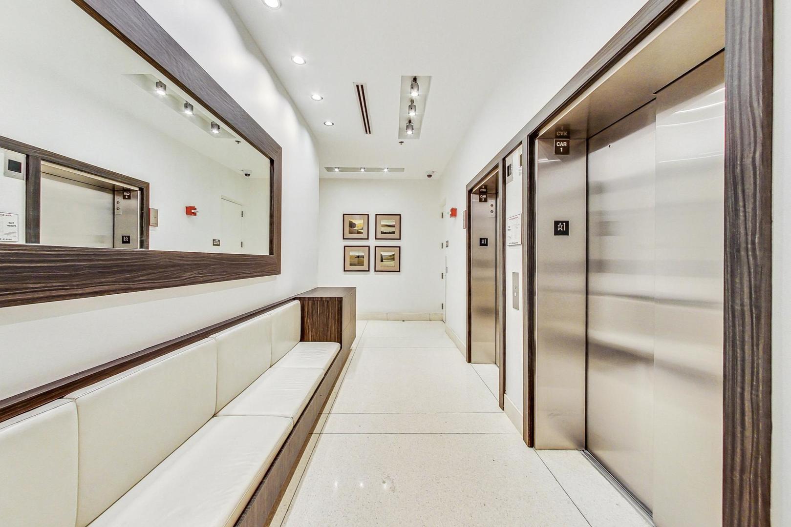 1819 S Michigan Avenue Unit: 803