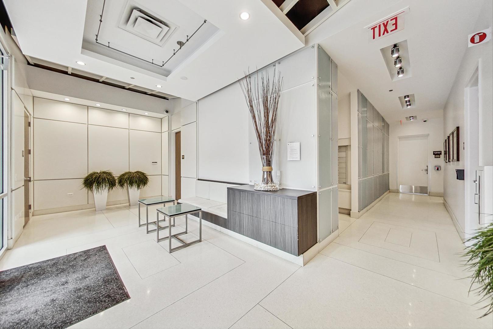 1819 S Michigan Avenue Unit: 803