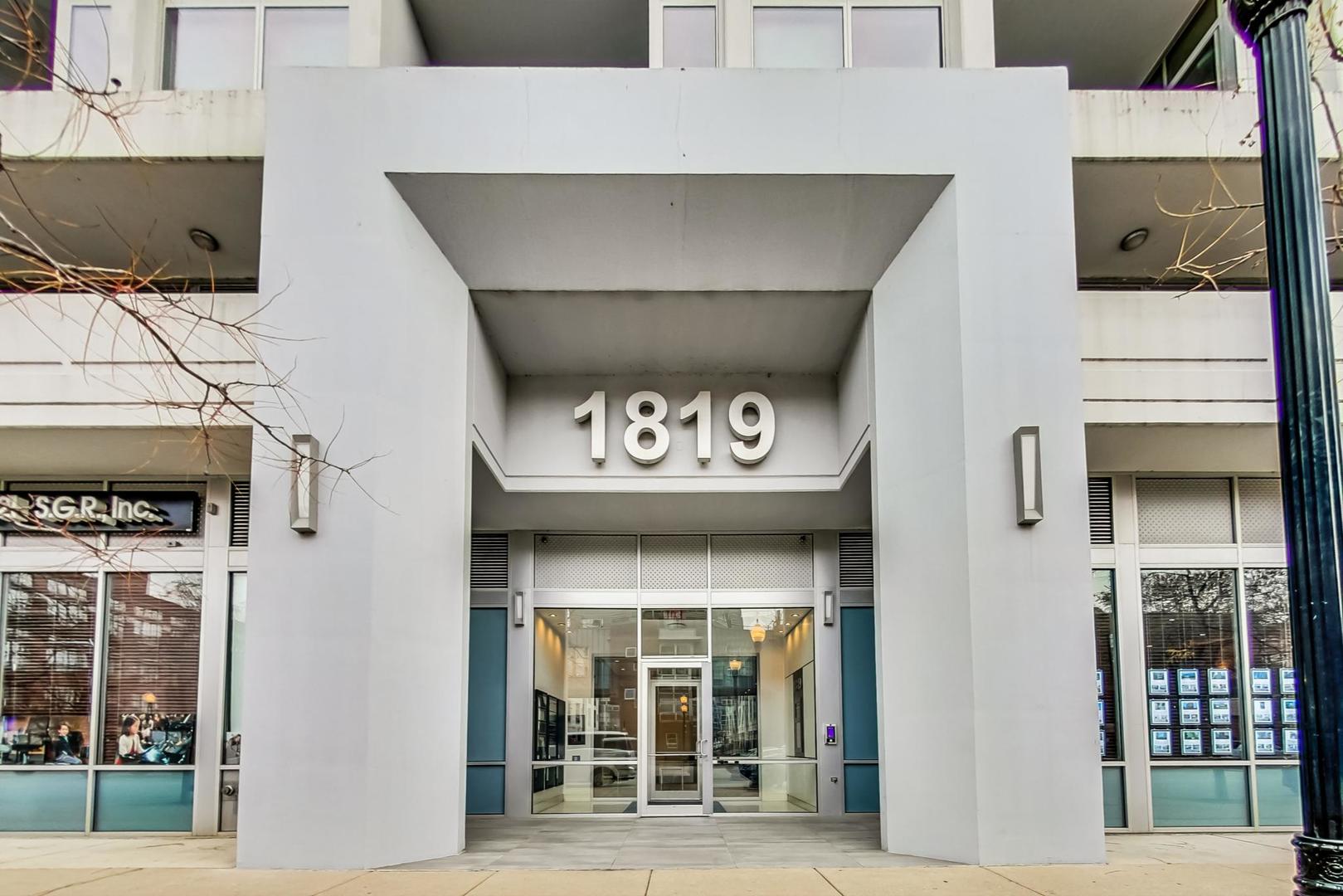 1819 S Michigan Avenue Unit: 803