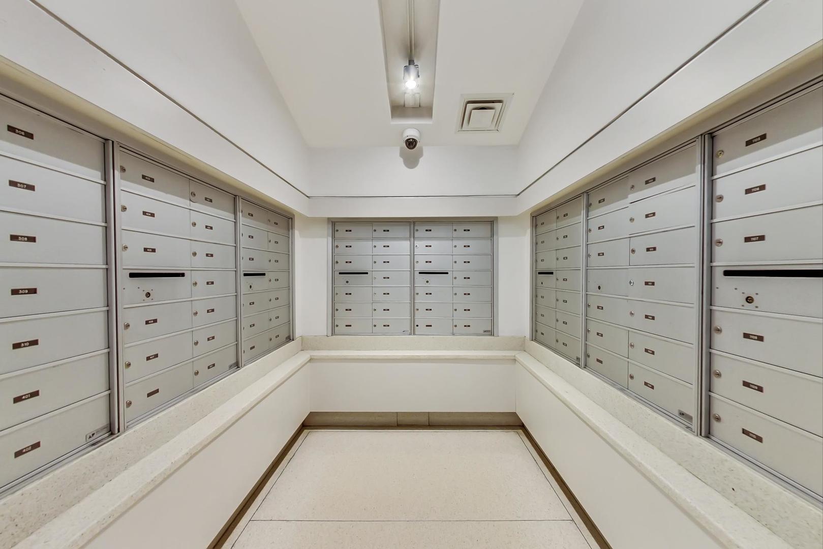 1819 S Michigan Avenue Unit: 803