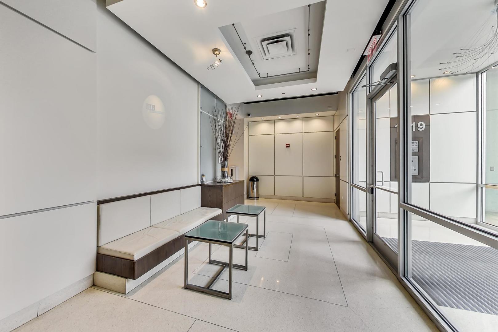 1819 S Michigan Avenue Unit: 803