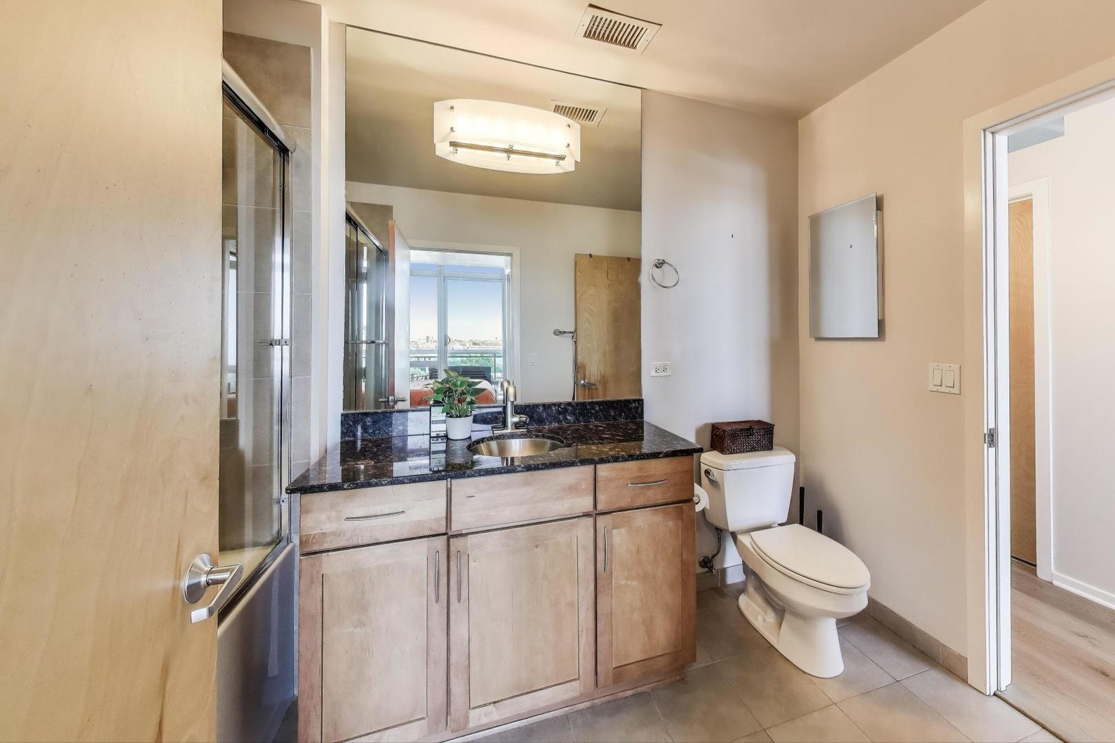 1819 S Michigan Avenue Unit: 803