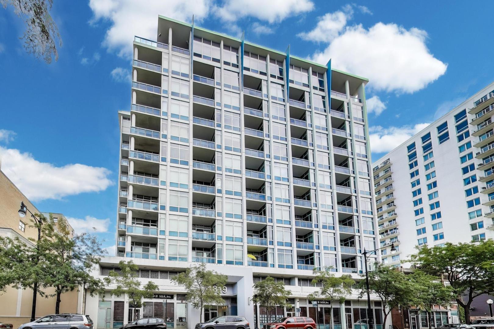 1819 S Michigan Avenue Unit: 803