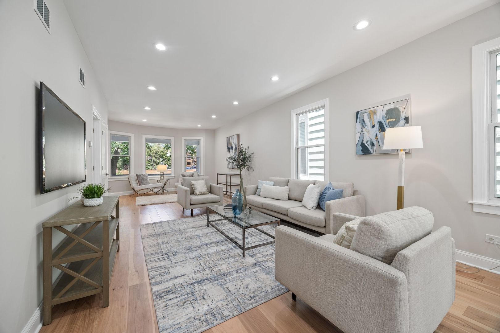 3311 W Belle Plaine Avenue