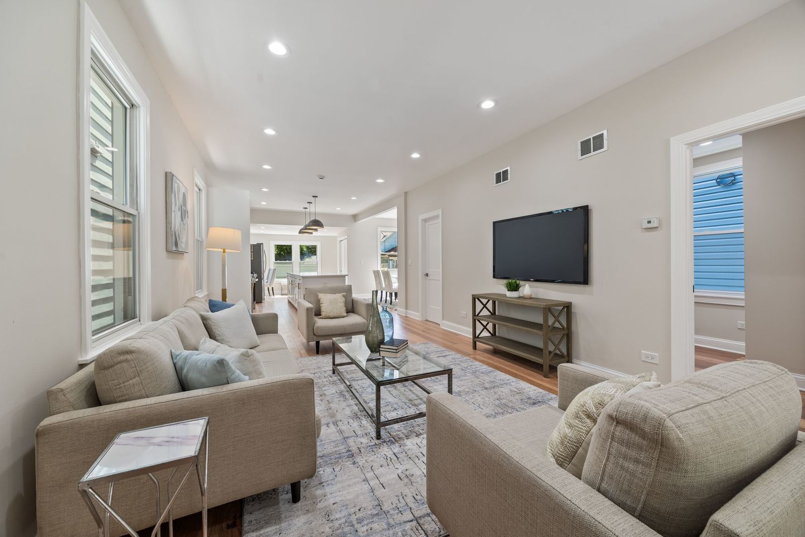 3311 W Belle Plaine Avenue
