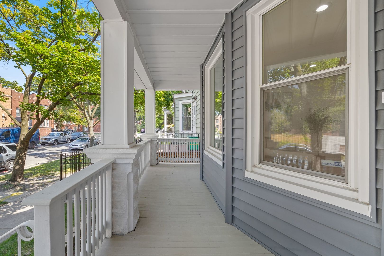 3311 W Belle Plaine Avenue