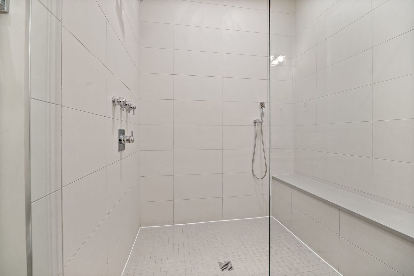 3035 W Belmont Avenue Unit: 3E