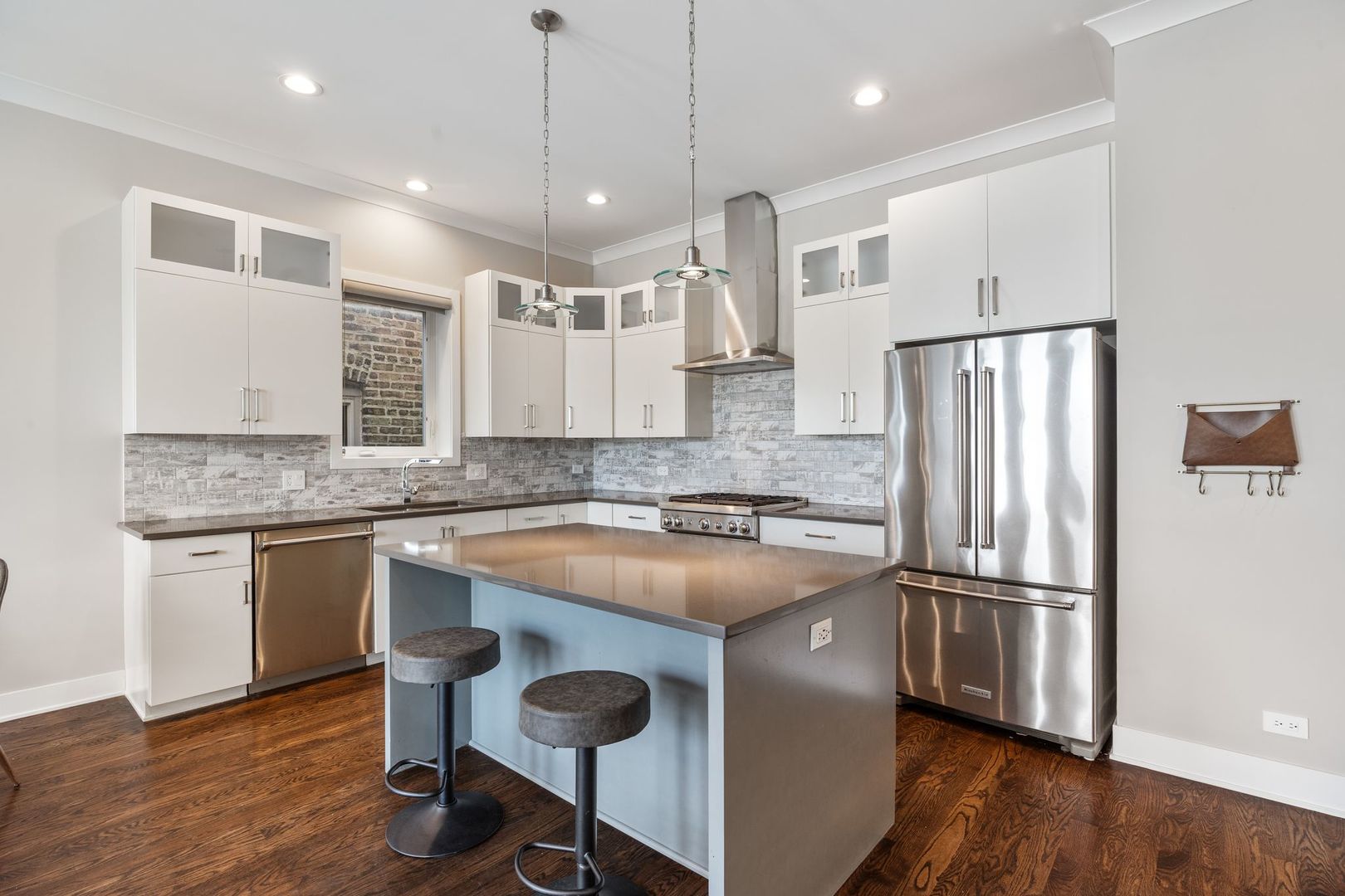 3035 W Belmont Avenue Unit: 3E