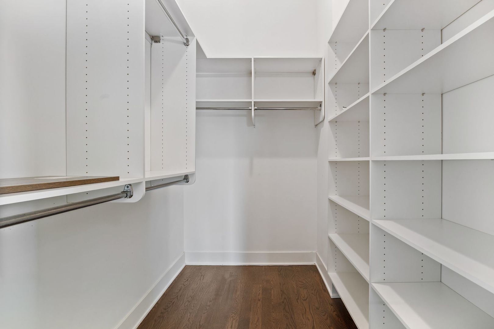 3035 W Belmont Avenue Unit: 3E