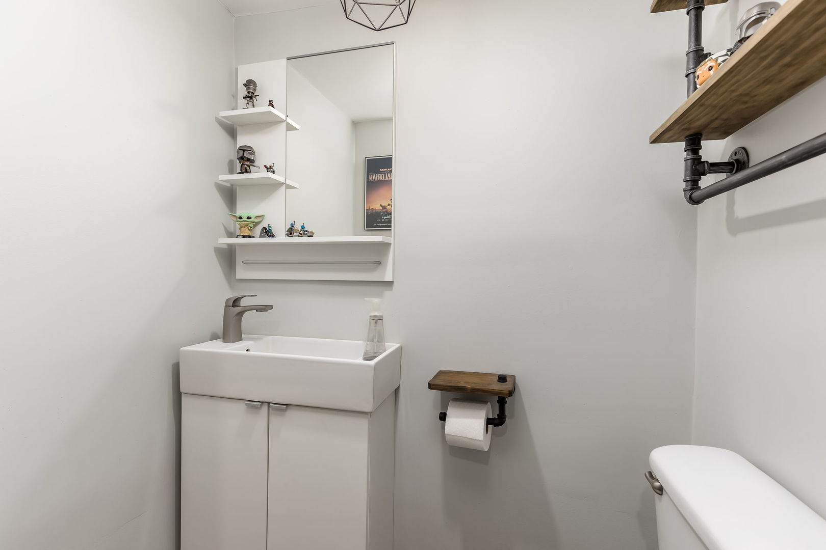 1709 N Newland Avenue