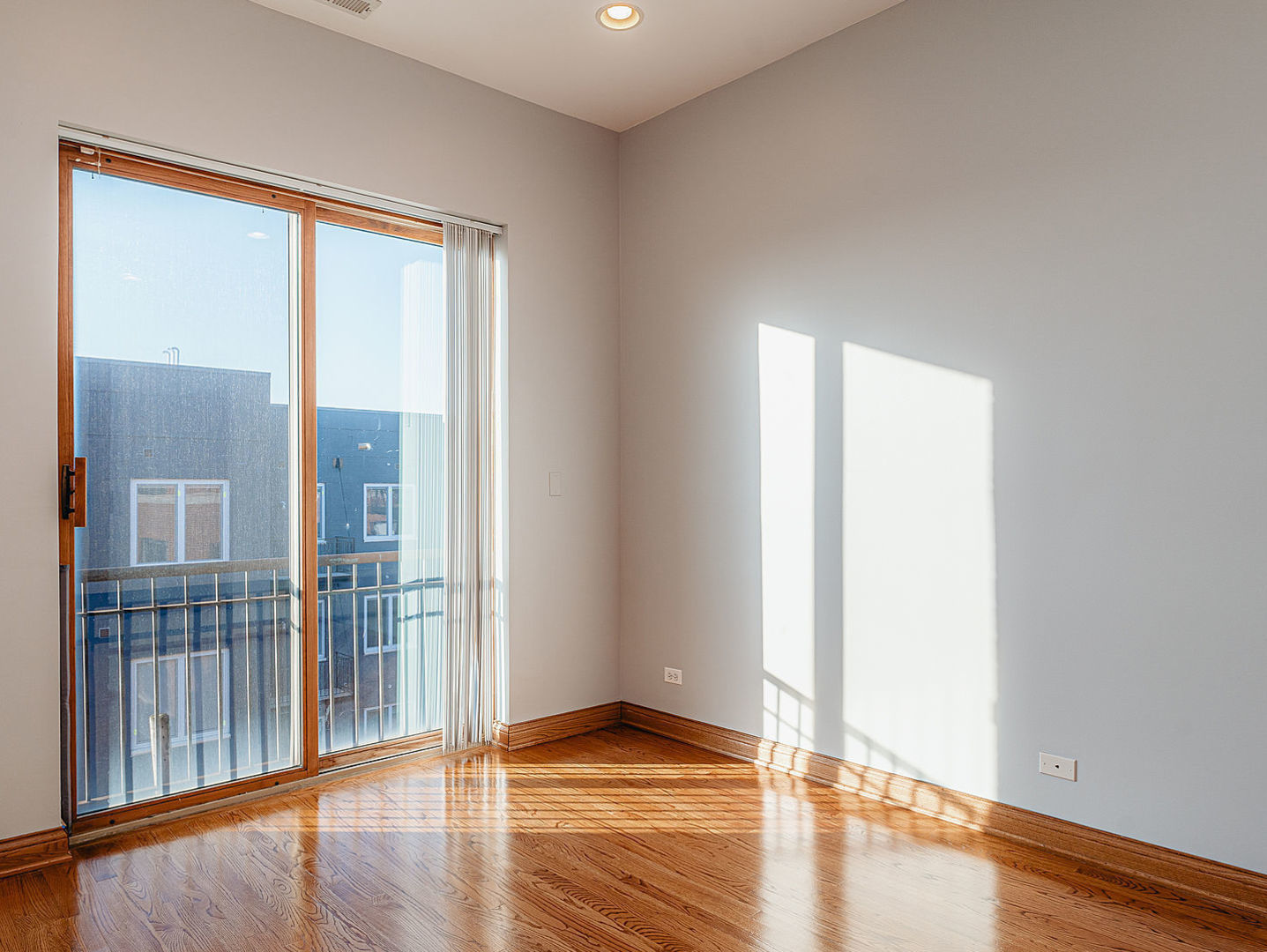 14 S Leavitt Street