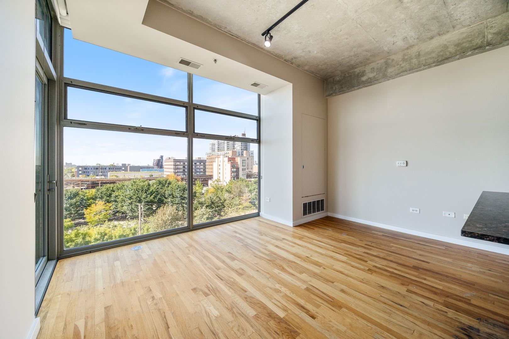 1620 S Michigan Avenue Unit: 619