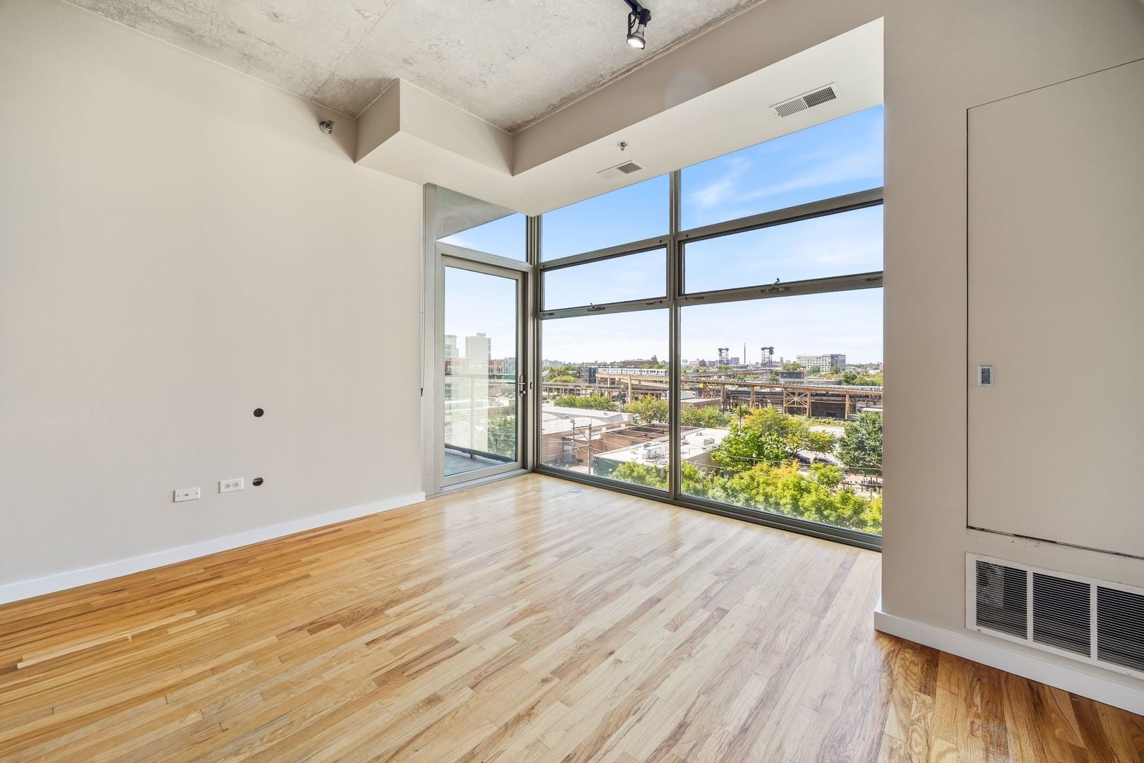 1620 S Michigan Avenue Unit: 619