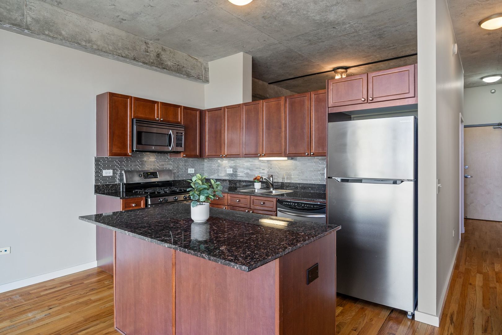 1620 S Michigan Avenue Unit: 619