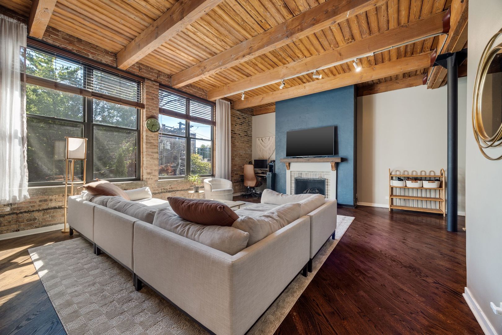2222 N Racine Avenue Unit: 12