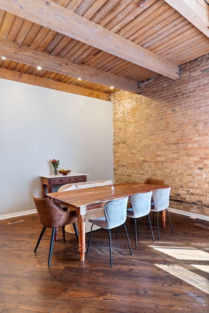 2222 N Racine Avenue Unit: 12