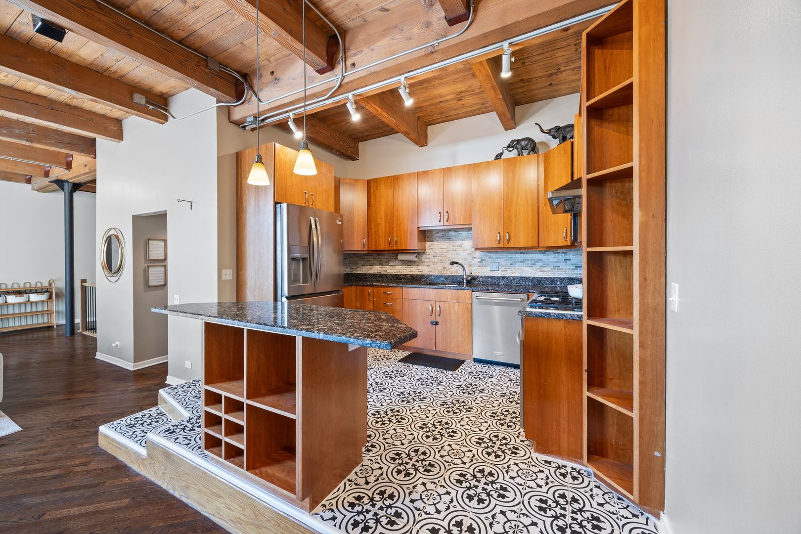 2222 N Racine Avenue Unit: 12