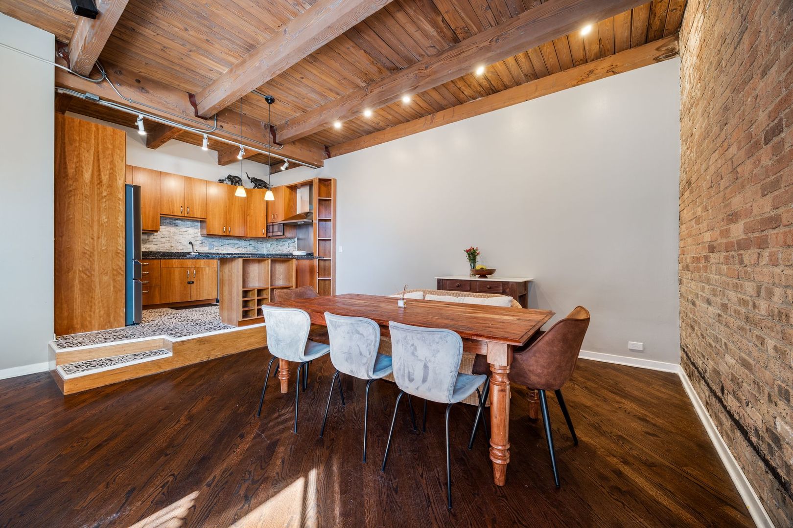2222 N Racine Avenue Unit: 12