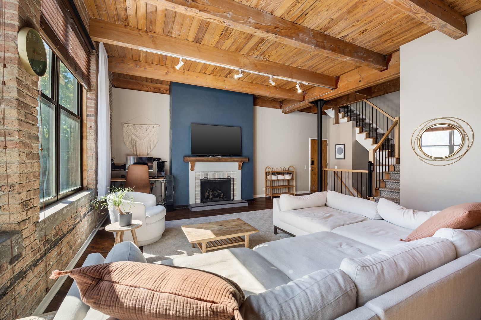 2222 N Racine Avenue Unit: 12