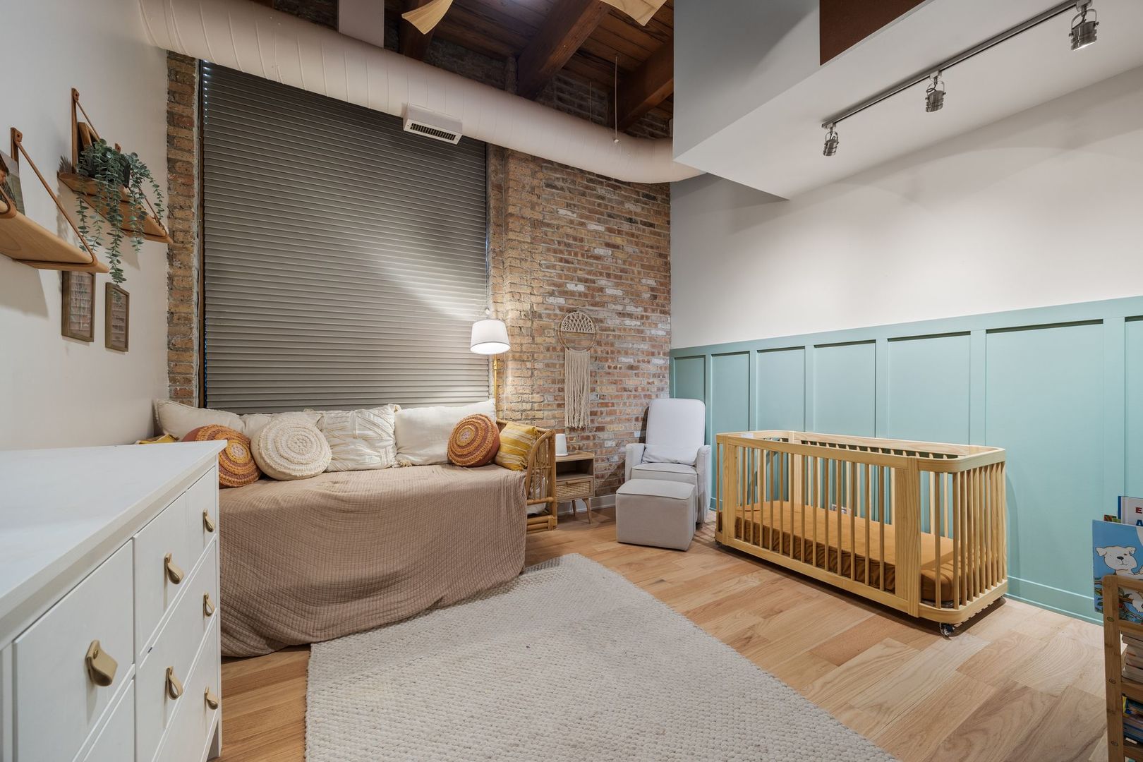 2222 N Racine Avenue Unit: 12
